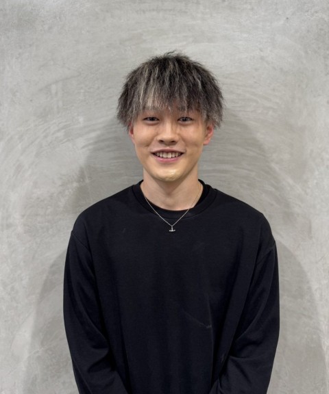 有冨　佑哉