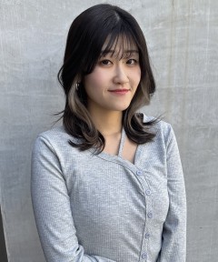 新山　唯
