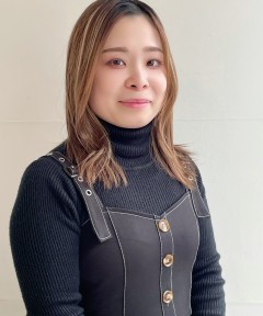 角　有香