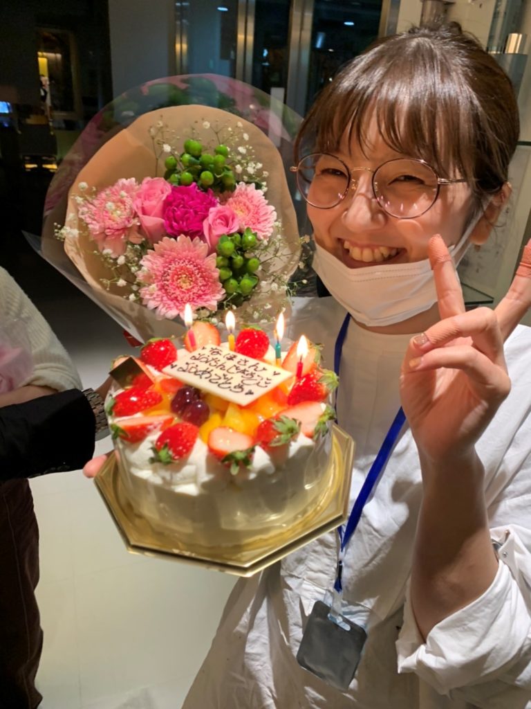 社長からお誕生日に花束が！！！？？